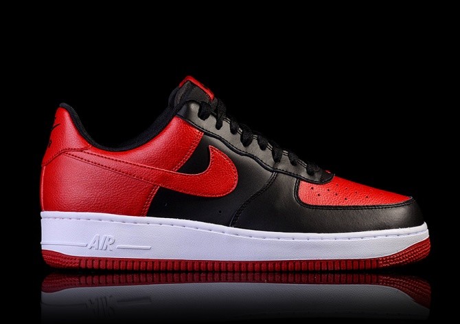 NIKE AIR FORCE 1 LOW BRED