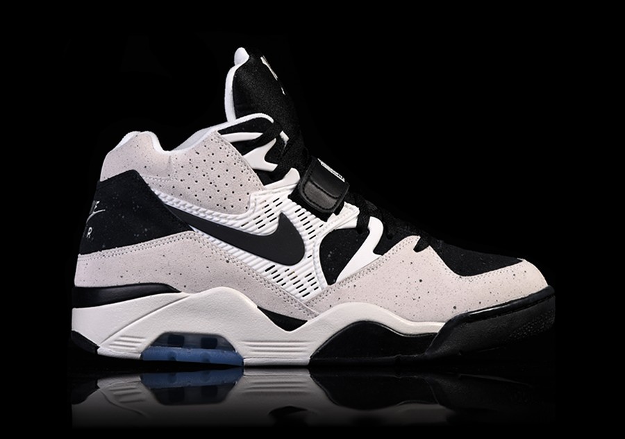 AIR FORCE 180 por €207,50 |