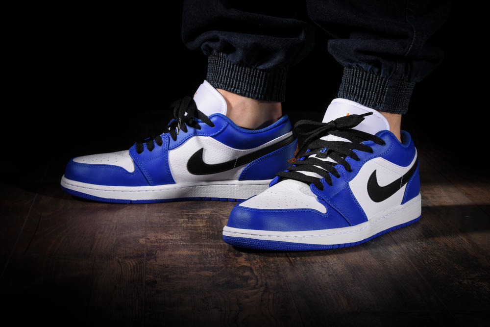 jordan 1 low hyper royal