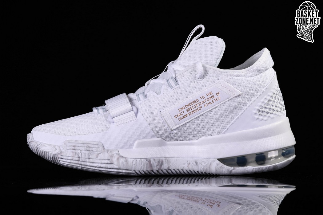 nike air force max low white gold