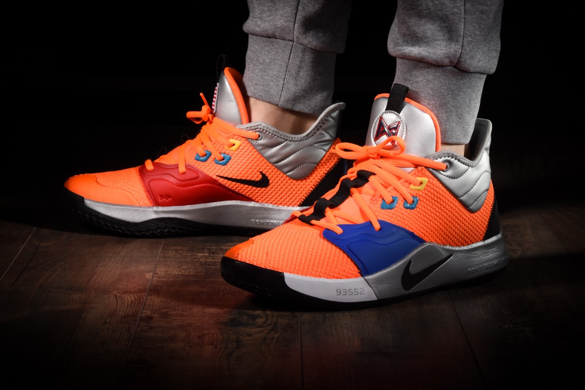 NIKE PG 3 NASA