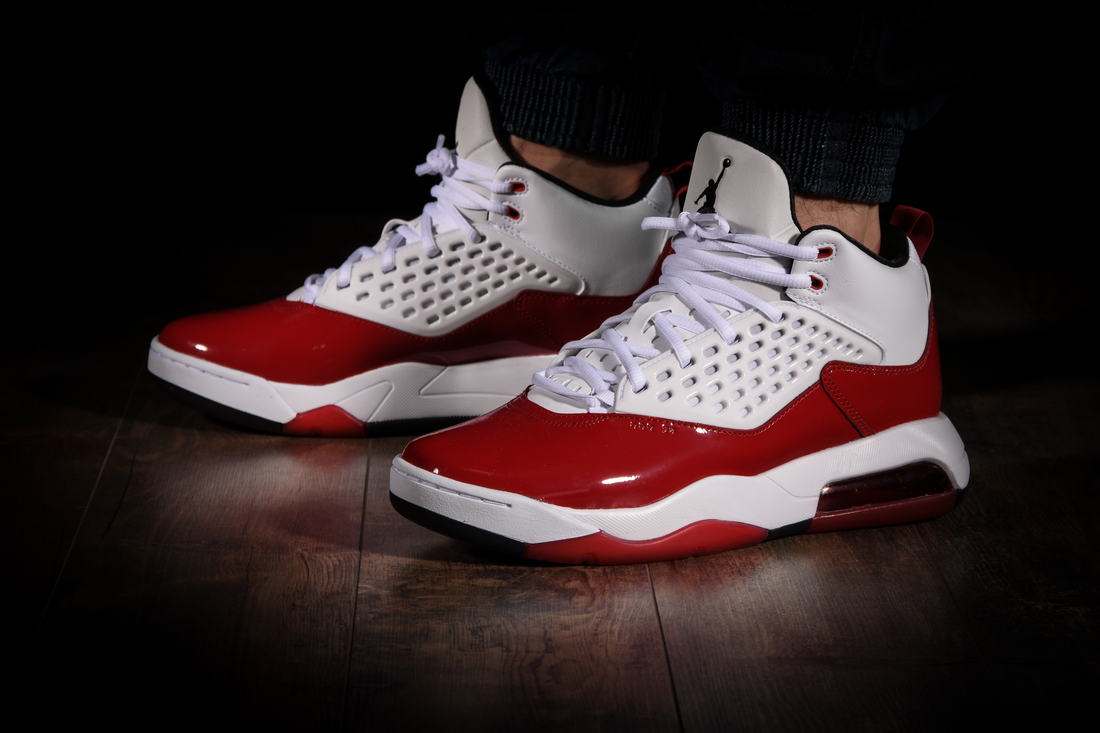 jordan maxin 200 white and red