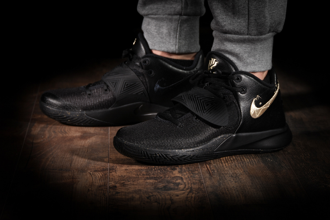 kyrie flytrap 3 black and gold