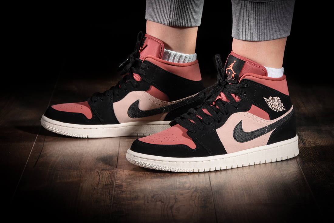 NIKE AIR JORDAN 1 RETRO MID WMNS CANYON RED for £130.00